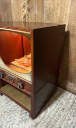 A Custom MCM 1950s Television TV Cocktail Bar Cart Rolling Cabinet Glasses Wine Bottle Holder - Image 3