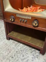A Custom MCM 1950s Television TV Cocktail Bar Cart Rolling Cabinet Glasses Wine Bottle Holder - Image 2