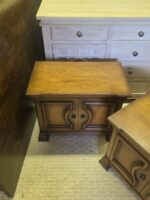 Pair of Vintage Wood Nightstands / End Tables - Traditional Style 28x16x23H - Image 7
