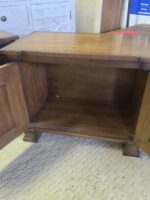 Pair of Vintage Wood Nightstands / End Tables - Traditional Style 28x16x23H - Image 4