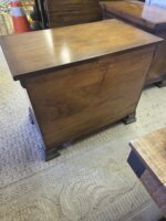 Pair of Vintage Wood Nightstands / End Tables - Traditional Style 28x16x23H - Image 6
