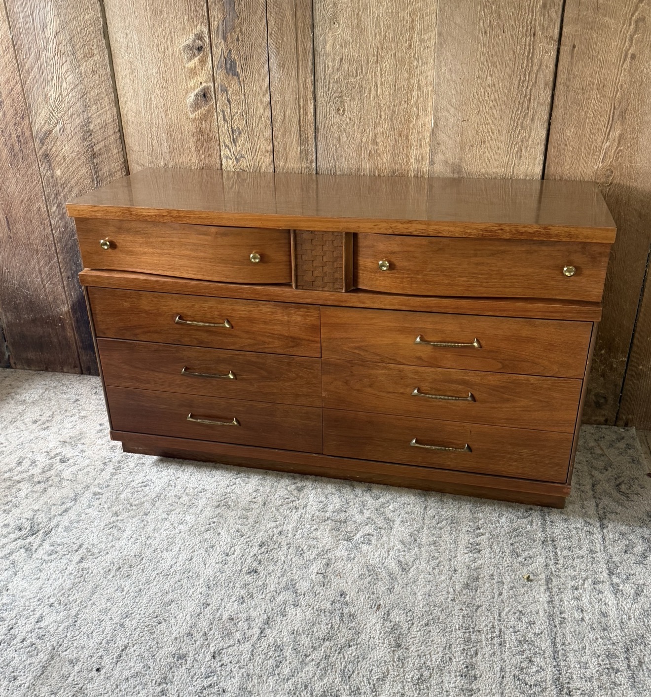 Screenshot Vintage Bassett Mid Century Modern 6 Drawer Dresser - Image 1