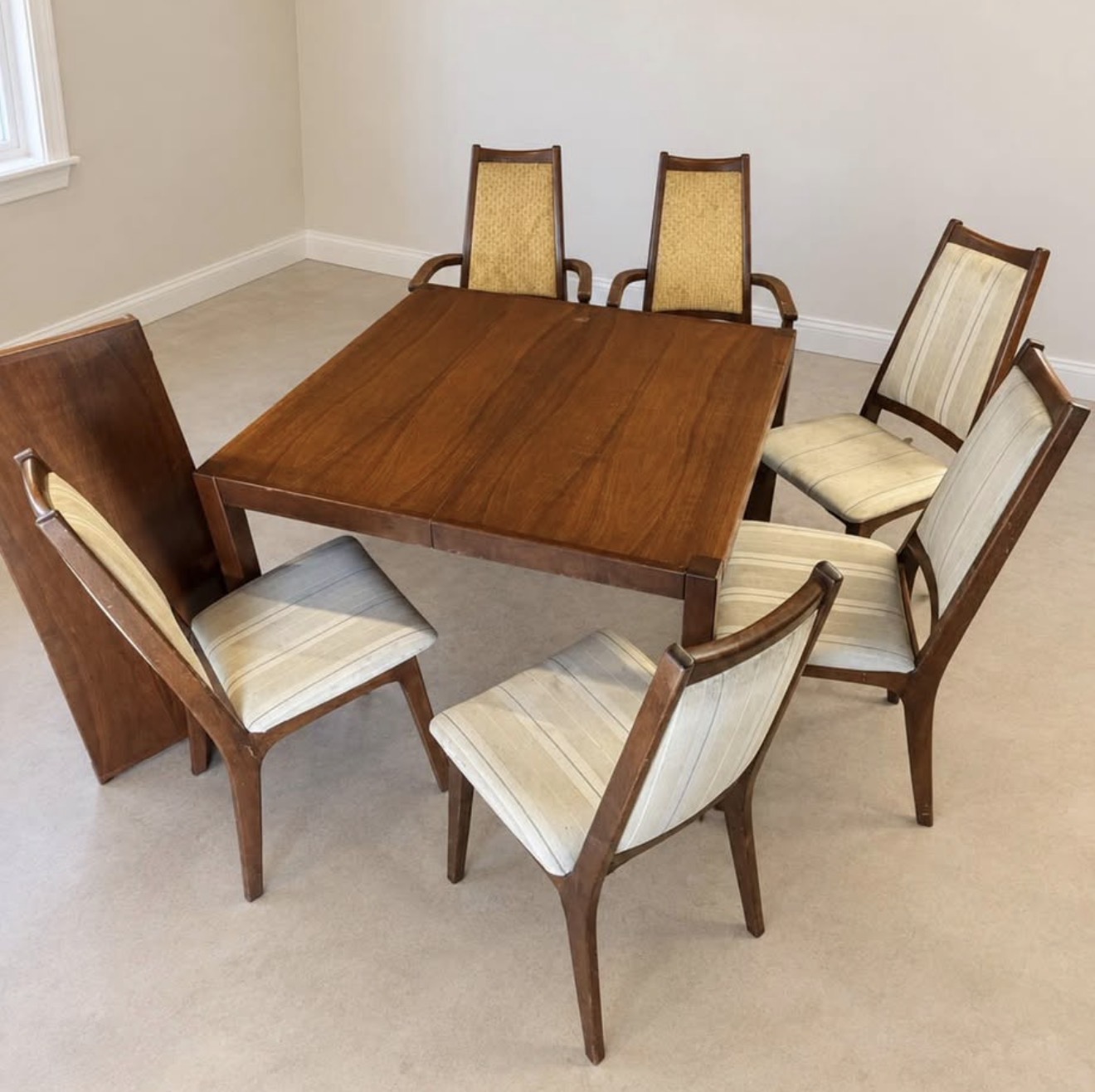 Screenshot Vintage Mid Century Walnut Dining Table with Extension Leaf and 4 or 6 Chairs - Image 1